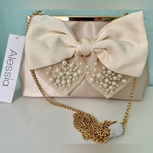 Alessi Pearl-Embellished Cream Clutch with Gold Chain